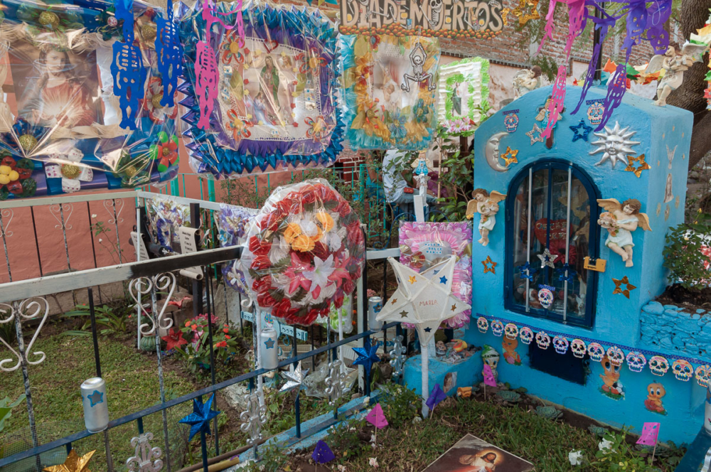 Día de los Angelitos Remembering Children on the Day of the Dead ⋆