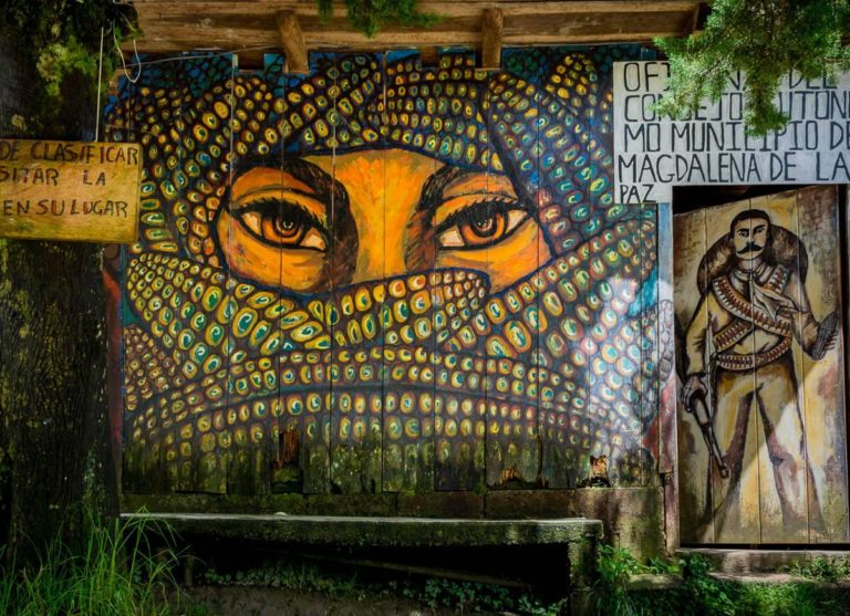 The Revolutionary Zapatista Murals of Oventic Mexico ⋆ Photos of Mexico ...