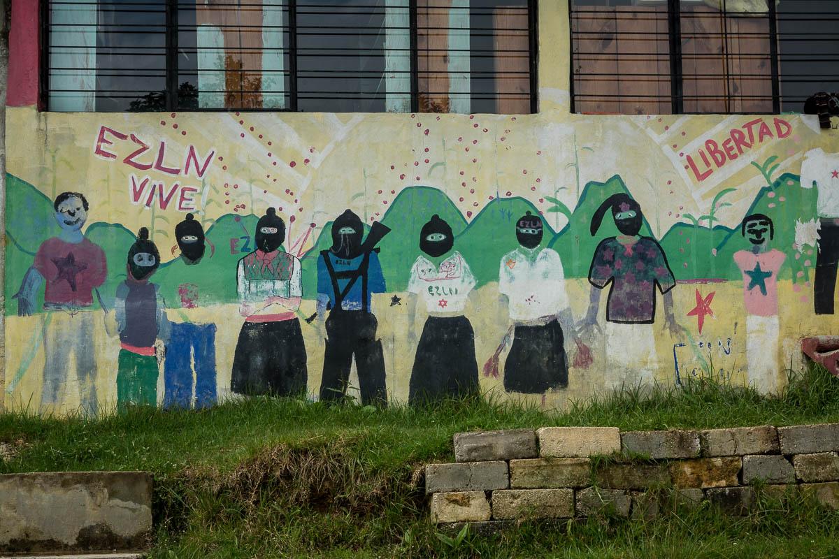 The Revolutionary Zapatista Murals of Oventic Mexico ⋆ Photos of Mexico ...